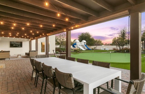 Shea North Estates House | Dos Casas
