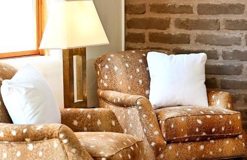 Downtown Santa Fe House | Dos Hermanas Casita 2 & 3 Downtown Courtyard