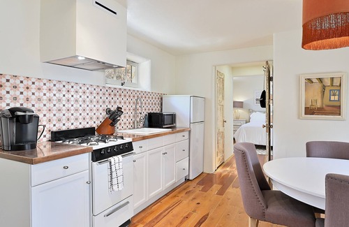 Downtown Santa Fe Bed & Breakfast | Dos Hermanas Casita 2 | Downtown | Courtyard