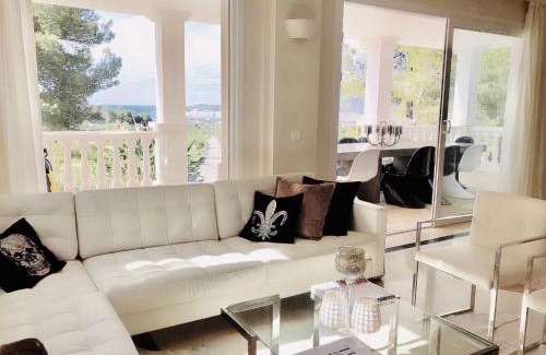 Sant Antoni de Portmany Villa | DOS MONOS