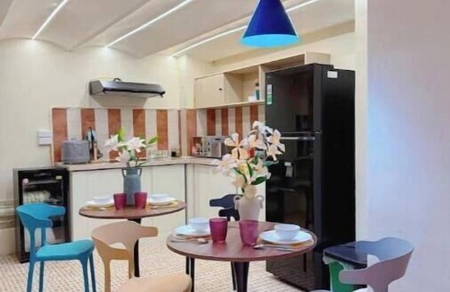 Van Mieu Apartment | Double-bed 1 BA GymPrivate FreeLaudry 2'sto Trainst