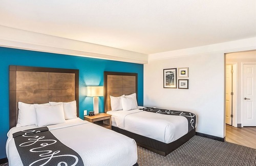 Ahwatukee Foothills Hotel | Double Bed Room, La Quinta Phoenix Chandler, Free Breakfast, 2 Family Rooms