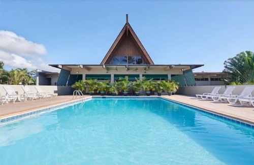Kahului Apartment | Double-Bed Room w/WiFi & Views of Courtyard & Tropical Gardens