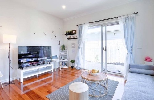 Clayton South House | Double Bed Shared Bathroom Stay @Clayton