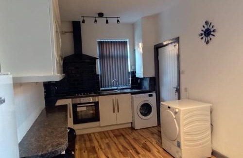 Manchester House | Double-Bedroom in the Heart of Harpurhey Manchester A2 Perfect for Short Stays