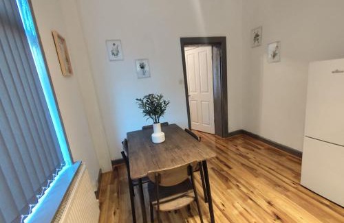 Manchester House | Double-Bedroom in the Heart of Harpurhey Manchester A2 Perfect for Short Stays