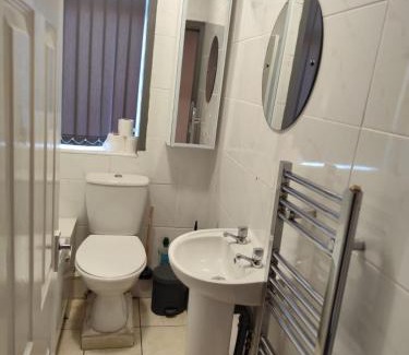 Manchester House | Double-Bedroom in the Heart of Harpurhey Manchester A2 Perfect for Short Stays