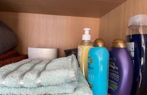 Cubitt Town House | Double Bedroom with a balcony and ensuite bathroom for short or long stay in London Canary Wharf with direct train from Heathrow, also convenient from Stansted and Gatwick airport, 10 minutes to London City Airport and Excel, 16 minutes to Westminster