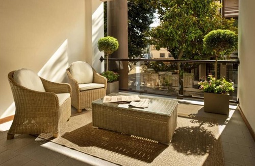 Terni Apartment | Double bedroom with en suite bathroom
