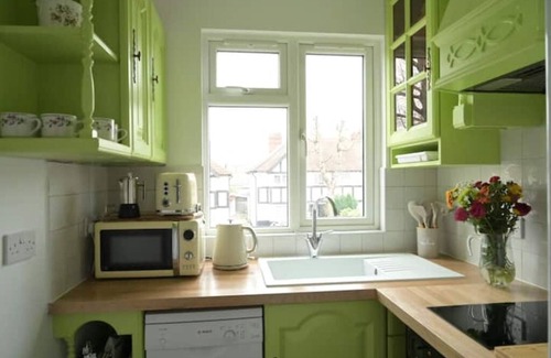 Valley Apartment | Double Bedroom With Own Bathroom and Kitchen