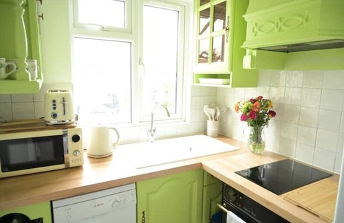 Valley Apartment | Double Bedroom With Own Bathroom and Kitchen