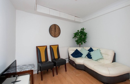 Plaistow and Sundridge Apartment | Double Bedroom with Shared Amenities - Rear