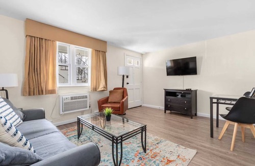 Beverly House | Double Double Suite | The Beverly Hotel | Family-friendly Stay w/Kitchen