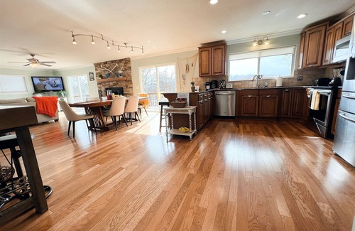 Bella Vista House | Double Down: Spacious Lakefront Retreat with Stunning Views & Hot Tub