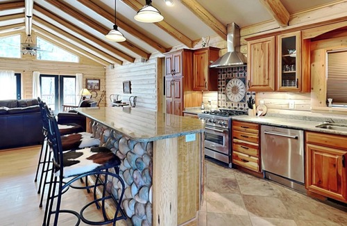 Alto House | Double Eagle Manor | Main & Guest Houses with Hot Tub!