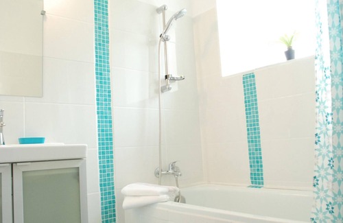 Vallieres-les-Grandes House | Double room-Cottage-Ensuite with Bath-Park view