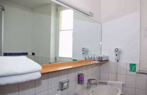 Zahringen Hotel | Double room with WC and shower /bath - Hotel Classic