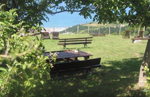 Deba Apartment | 'Double Room 2' with Mountain Views, Private Garden and Wi-Fi