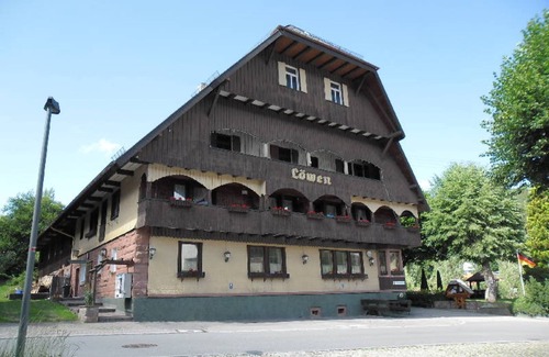 Tennenbronn Apartment | Double room 4 with shower and WC