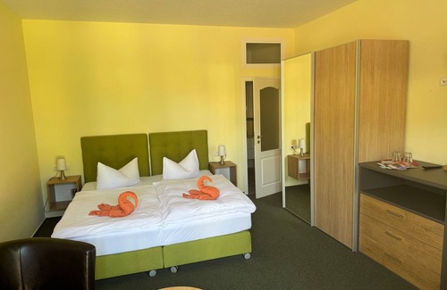 Forst Bed & Breakfast | Double room 6 - Bed & Breakfast am Waldgürtel