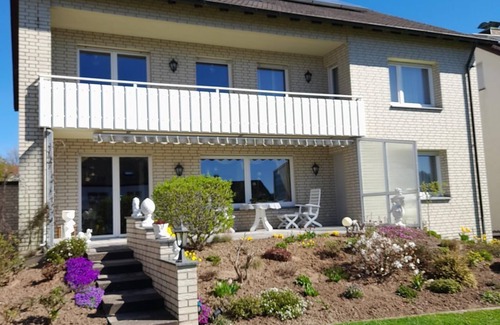 Bad Driburg Apartment | Double room, bathroom, WC - vacation apartment and guest room Iburgblick