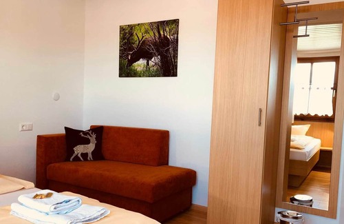 Rheinhausen Cottage | Double Room, Cat A, Non Smoking, Toilet and Shower - Hotel Werneths Landgasthof Hirschen