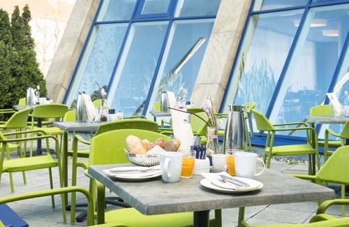 Pirnaische Vorstadt House | Double room Deluxe, walk-in shower - Dorint Hotel Dresden