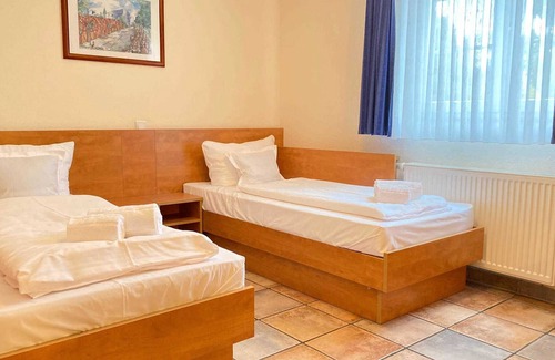 Rhein-Erft-Kreis District House | Double room - HV Vintage Hotels & Investments GmbH