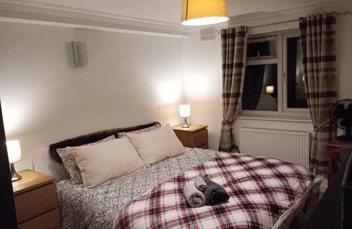 Furzedown House | Double room in London