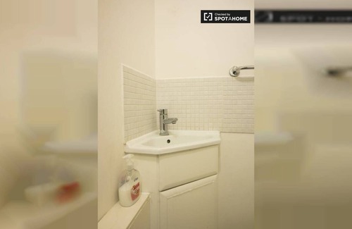 Ealing Common House | Double room in newly renovated house 35 mins to Central London