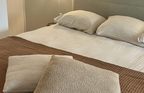Plassac House | Double room-Luxury-Private Bathroom-Garden view