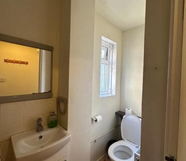 Custom House House | Double Room Near City Airport, London Excel in heart of London