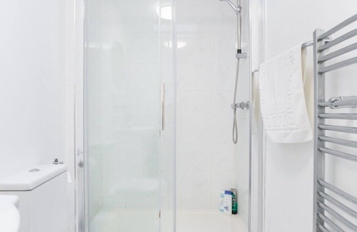 Camden Town House | Double Room - Private Bathroom