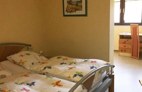 Schweich House | Double room shower/WC, sep. Bedroom - Hotel Leinenhof