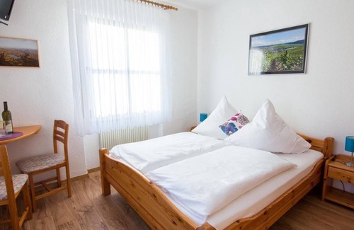 Niederemmel Bed & Breakfast | Double room - St. Eberhard Guest House