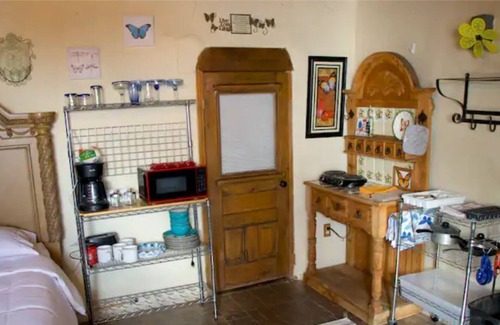 Placitas House | Double Room Villa at Breaking Bad House!