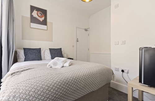 Redcar Bed & Breakfast | Double Room w/Ensuite | Perfect for Contractors