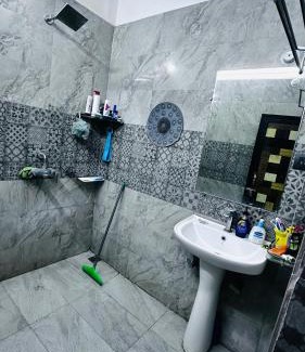 Allahabad House | Double room with balcony