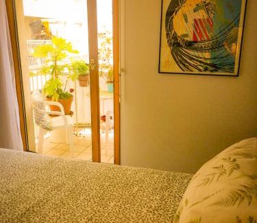 Quartier de Javel Bed & Breakfast | Double Room with Balcony