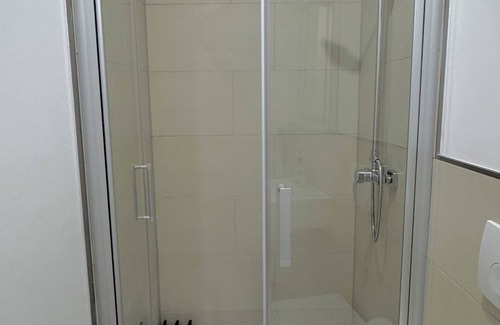 Oberbilk House | Double room with bathroom