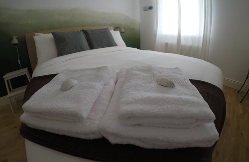 Portmagee Bed & Breakfast | Double room with en-suite bathroom
