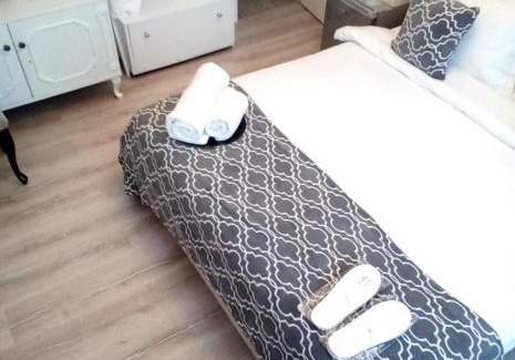 Constanta House | Double Room with Private Bathroom