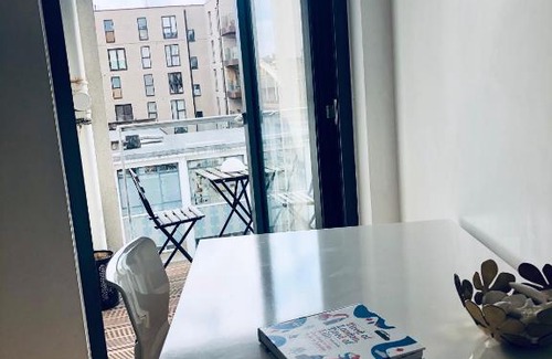 Haggerston House | Double Room with Private Balcony