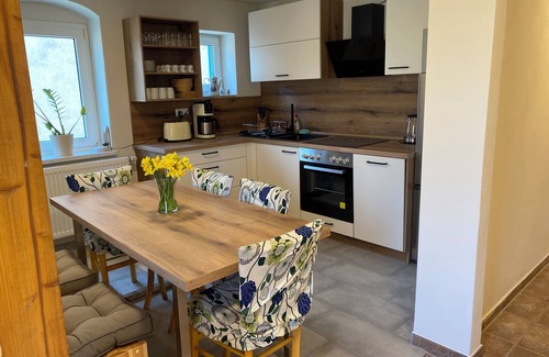 Radebeul Condo | Double room with shared kitchen in the HofPAUSE
