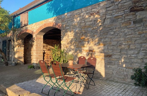 Radebeul Condo | Double room with shared kitchen in the HofPAUSE