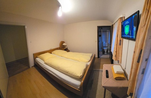 Enzklosterle Apartment | Double room without balcony with shower and WC