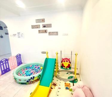 Bukit Baru House | Double Storey 5 room Bukit Beruang -18pax