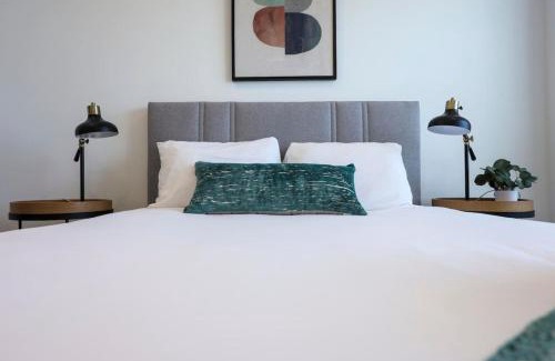 Charlotte Park House | Double Townhomes Elegant Design Big Groups