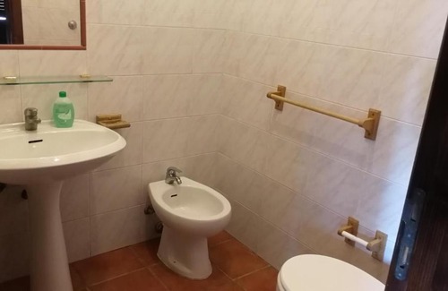 Treia House | double twin room private bathroom for swimming pool use