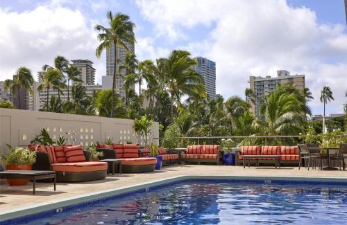 Waikiki Resort | DoubleTree by Hilton Alana - Waikiki Beach